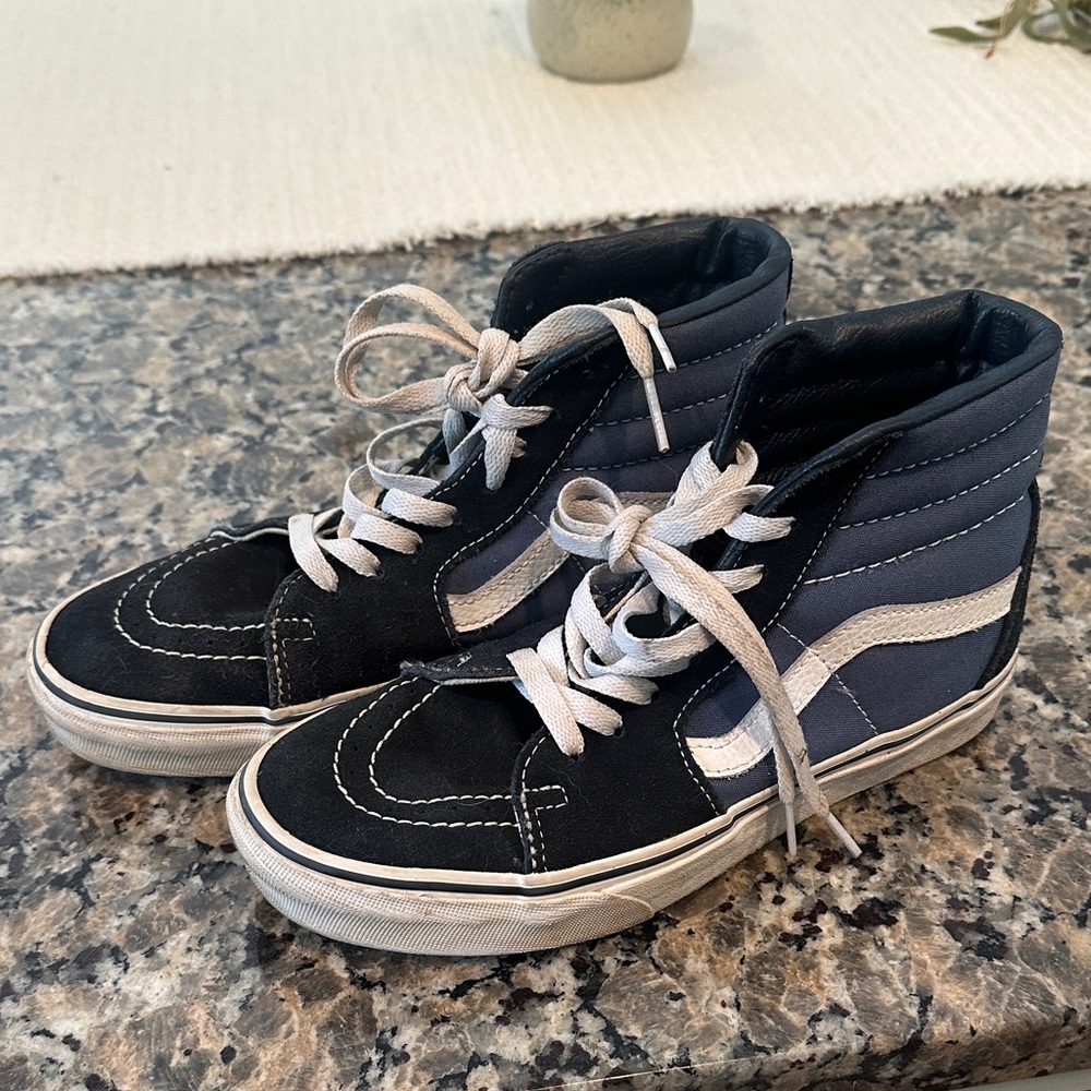 Kids High-Top Sneakers - Black and Gray